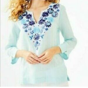 Lilly Pulitzer Amelia tunic.‎ Worn a few times. Retail 225